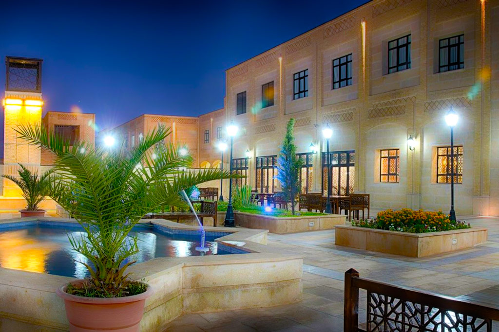 booking Shiraz Beyn Ol Harameyn Hotel