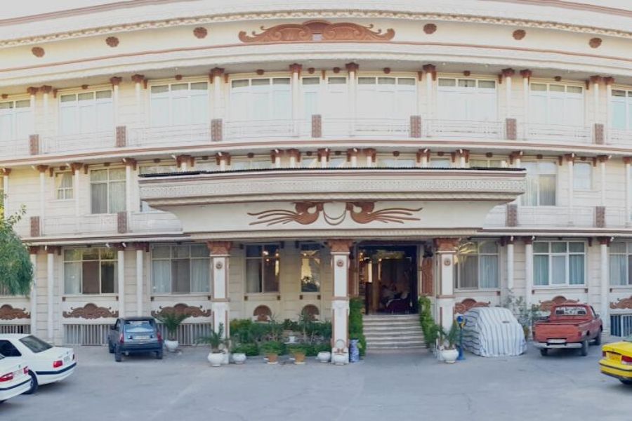Kerman Akhavan Hotel
