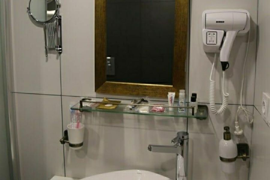 bathroom of vLut Star Eco Camp in Shahdad
