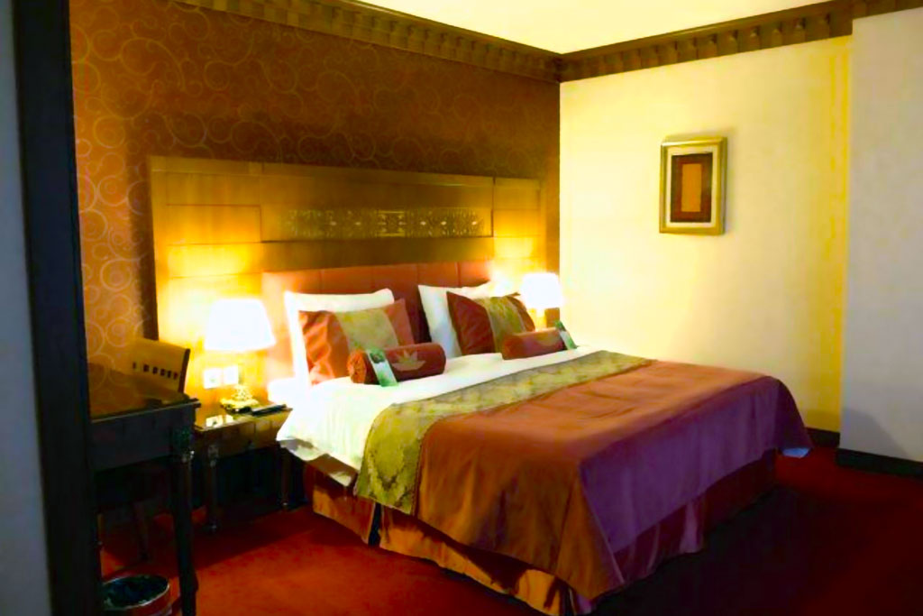 Double room of Zandiyeh Hotel