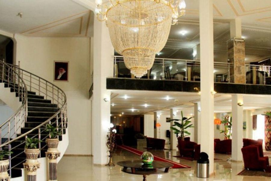 Kerman Govashir Hotel lobby