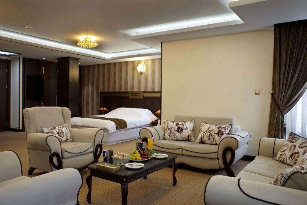 king suite in Tabriz Gostaresh Hotel