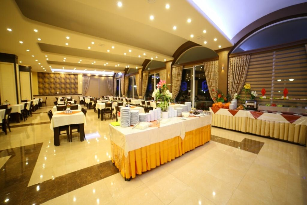 indoor restaurant of Tabriz International Hotel