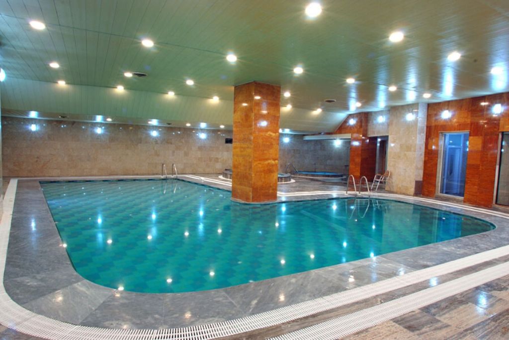 indoor pool in Shahriyar Hotel
