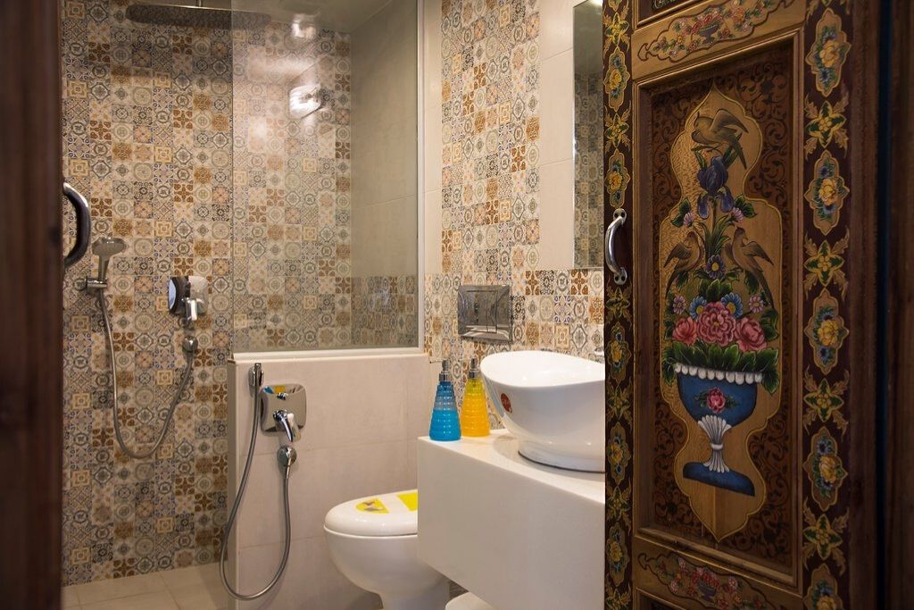 bathroom of Isfahan Atigh Traditional Hotel