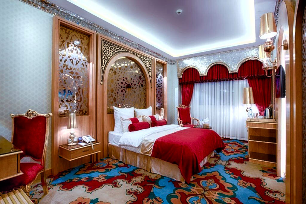 double room in Almas Hotel II