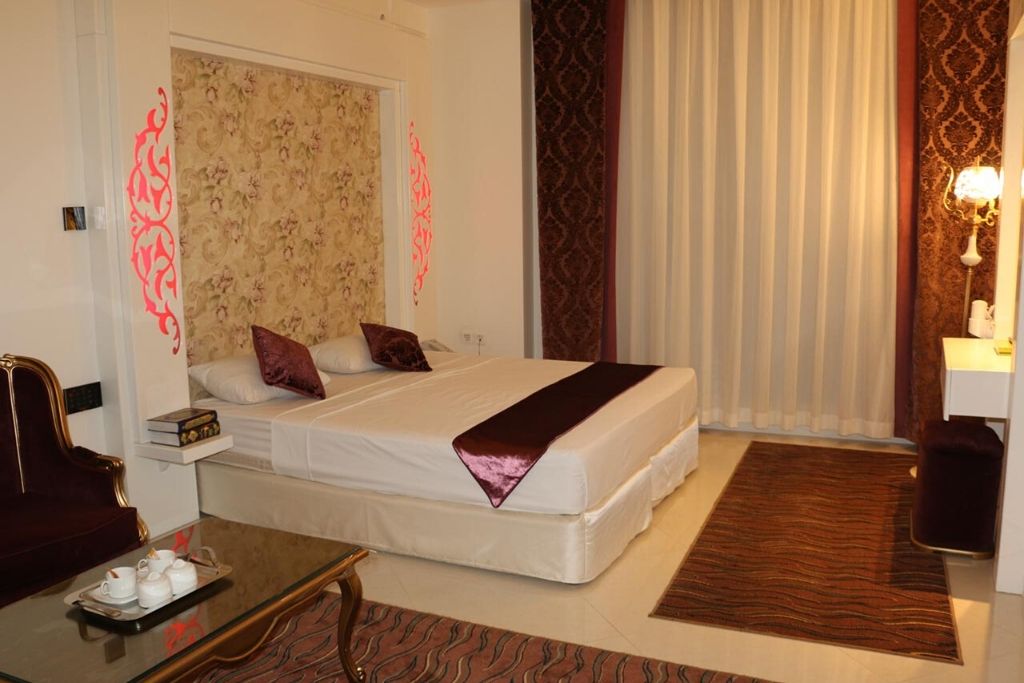 double room in Boshra Hotel of Mashhad