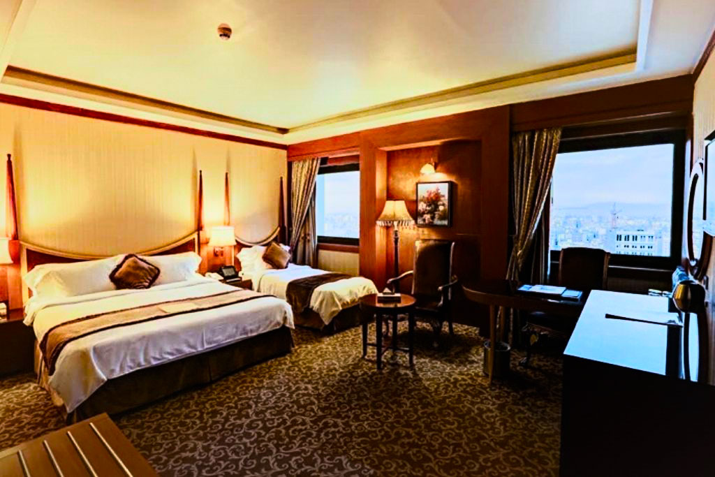 double room in Darvishi Royal Hotel of Mashhad