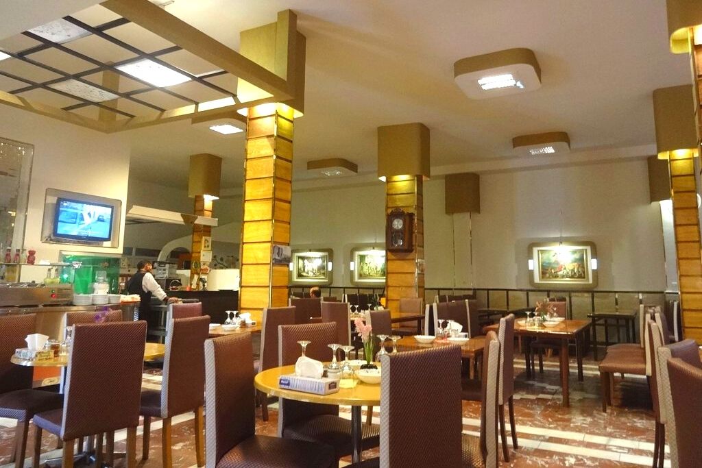 indoor of Tabriz Modern Restaurant