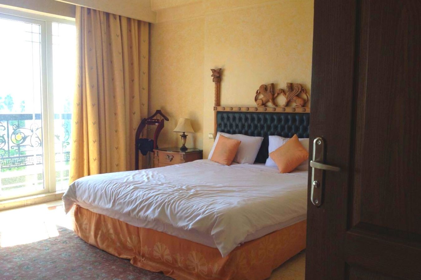 double room of Dariush Grand Hotel
