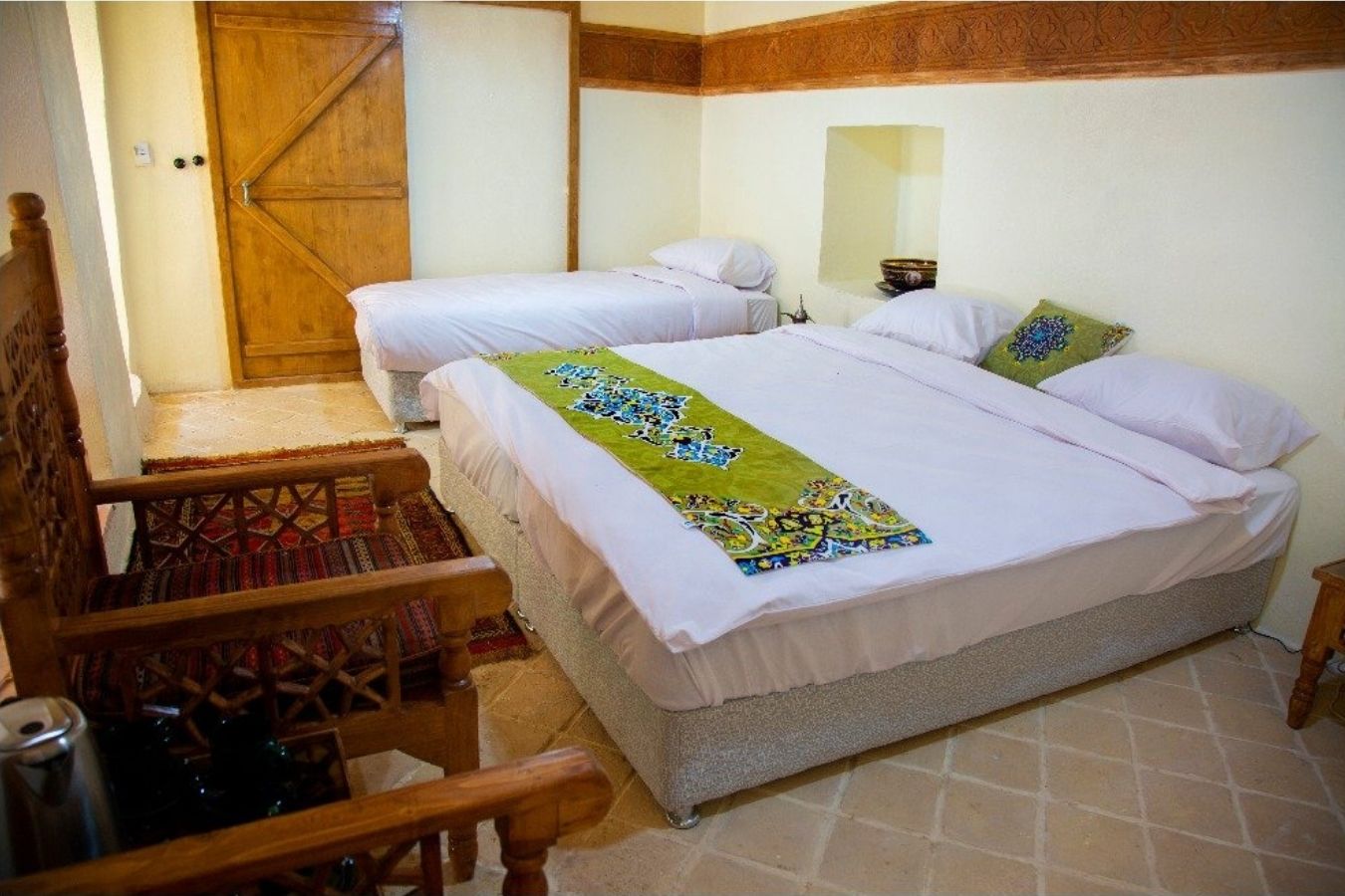 double room in Dadamaan Hotel
