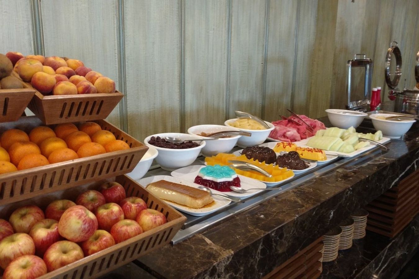 breakfasts in Dariush Grand Hotel
