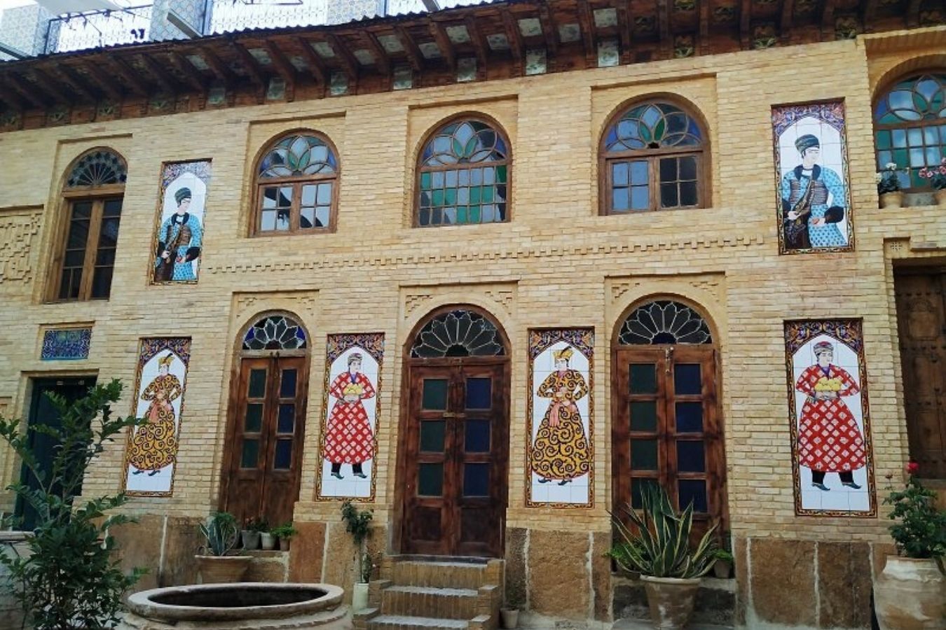 Masoumeh Soltan Traditional Guest House of Shiraz