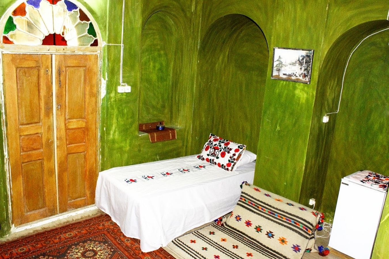 single room of Masoumeh Soltan Traditional Guest House