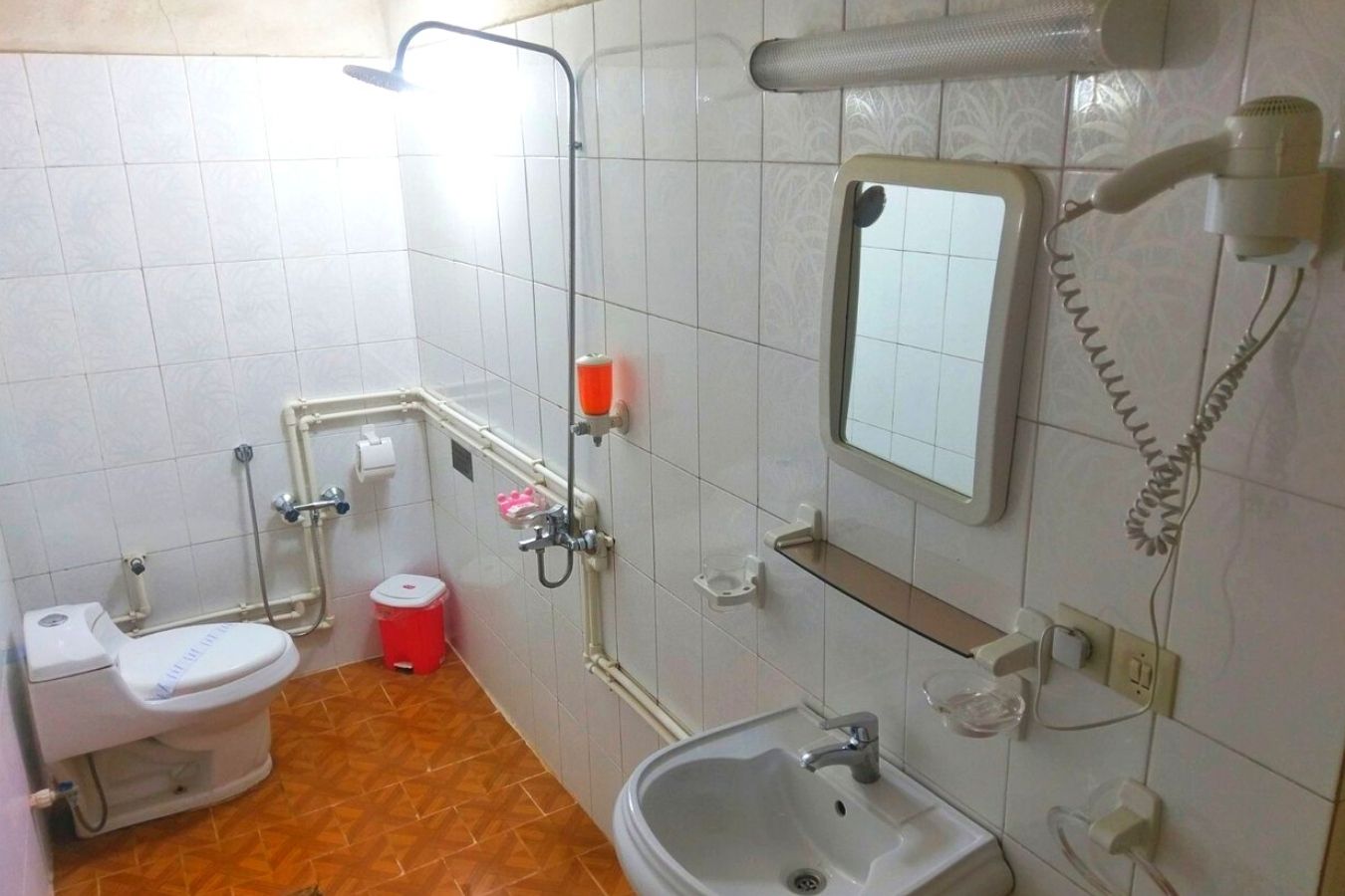 bathroom of Silk Road Hotel