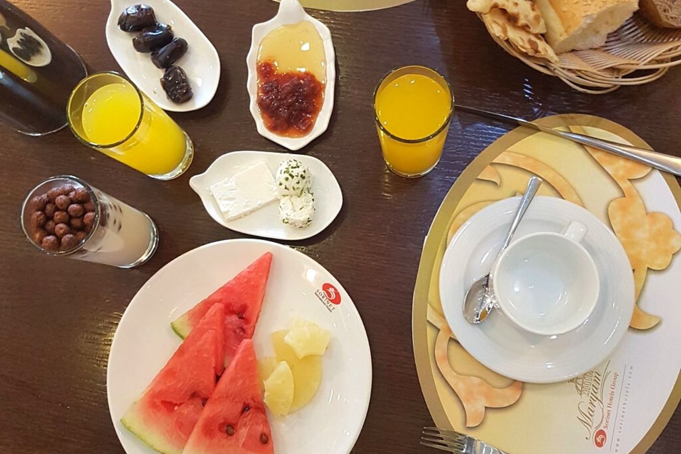 breakfast in Maryam Sorinet Hotel